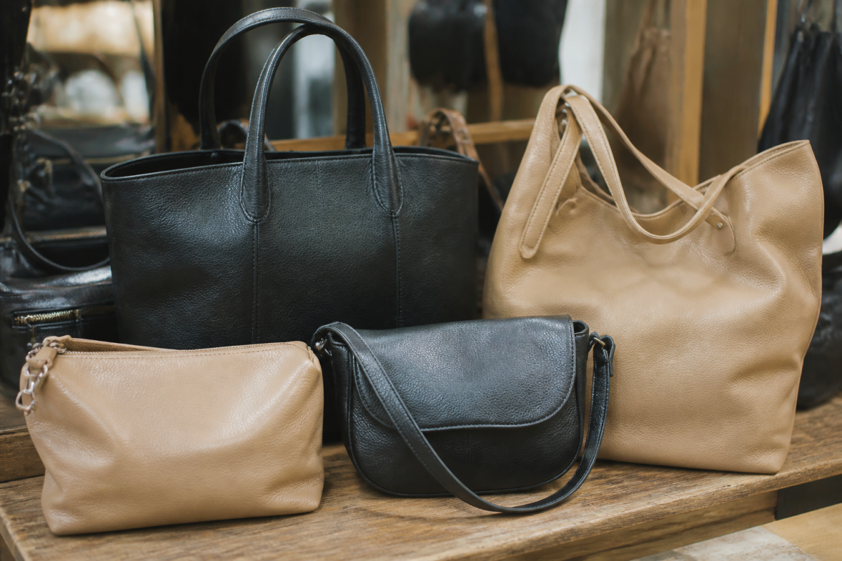 Sacs cuir noir beige differentes tailles arrangees